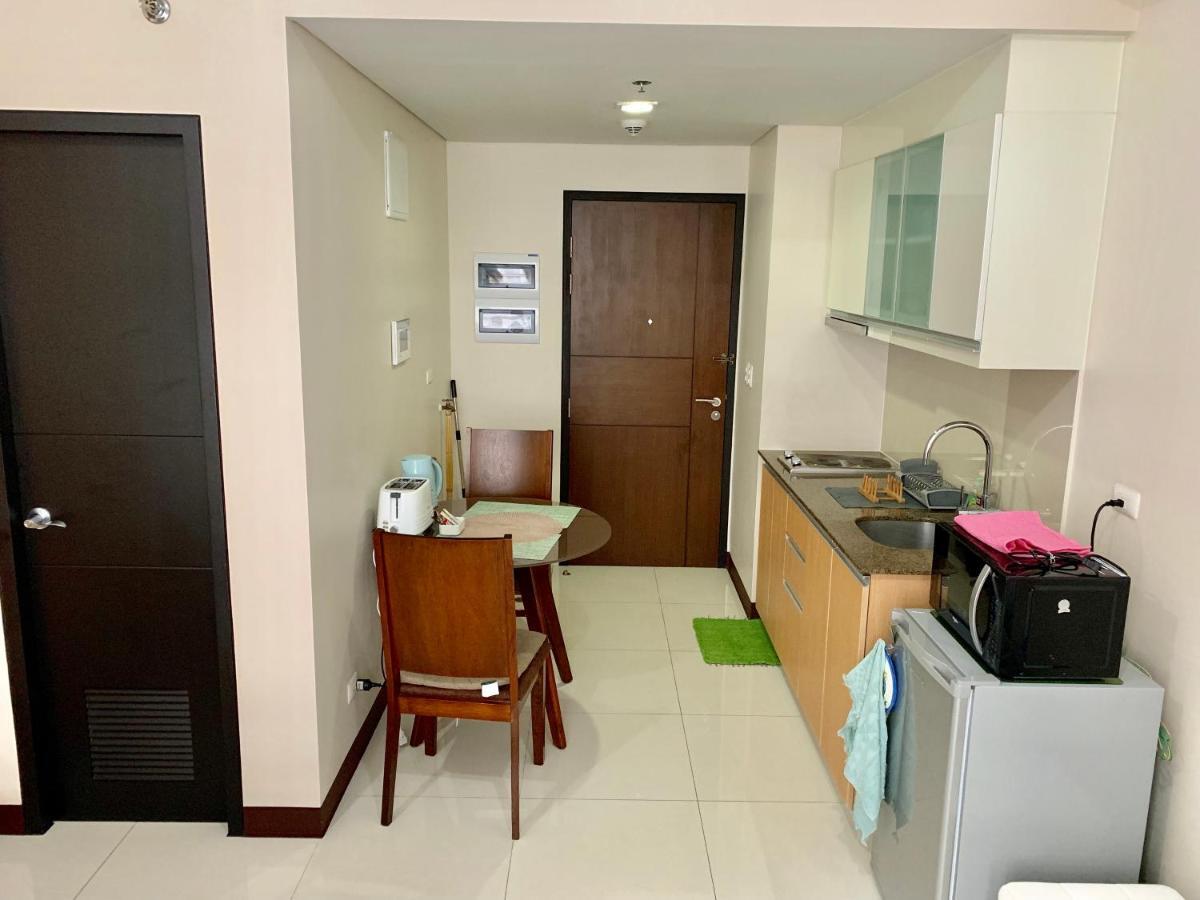 Chillax Studio 101 Newport Boulevard Manila Exterior foto